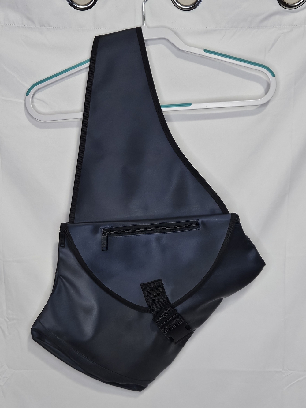 Vintage Y2K Swiss Tech  Navy Sling Bag Gorpcore Neoprene Teardrop Pack Münsingen
